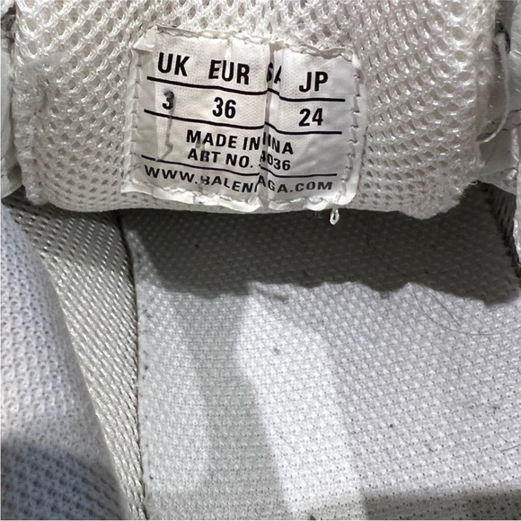 Balenciaga Triple S Trainers - Picture 9 of 9
